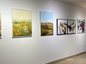 Sylvia Kneidinger Ausstellung Acrylbilder Stadtamt Traun 2025